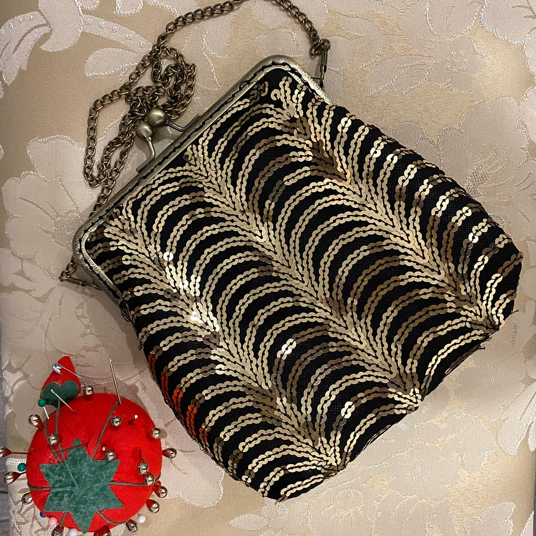 Gilded Age Petite Frame Purse with Sequins